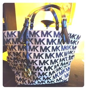 Michael Kors Signature Bag